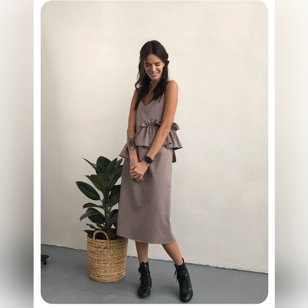 Boutique wool blend dress size M with ruffles and pencil bottom